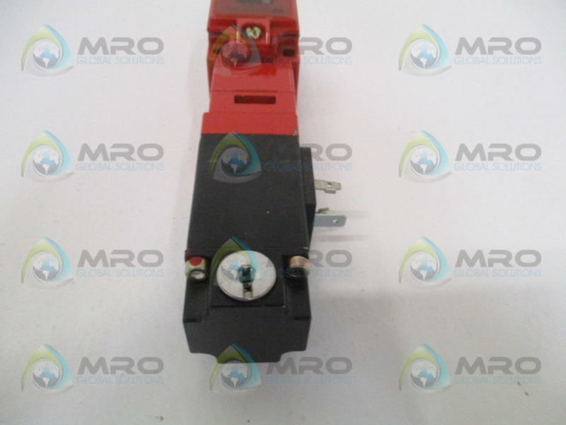 TELEMECANIQUE XCSL768F3 INTERLOCK SWITCH (MISSING ACCESSORIES)  NSNP