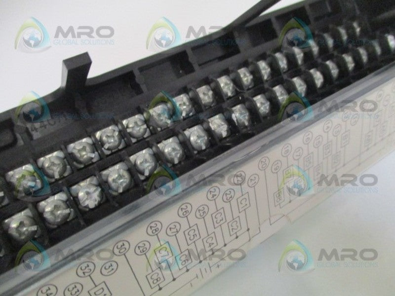 GE FANUC IC697MDL753 OUTPUT MODULE UNMP