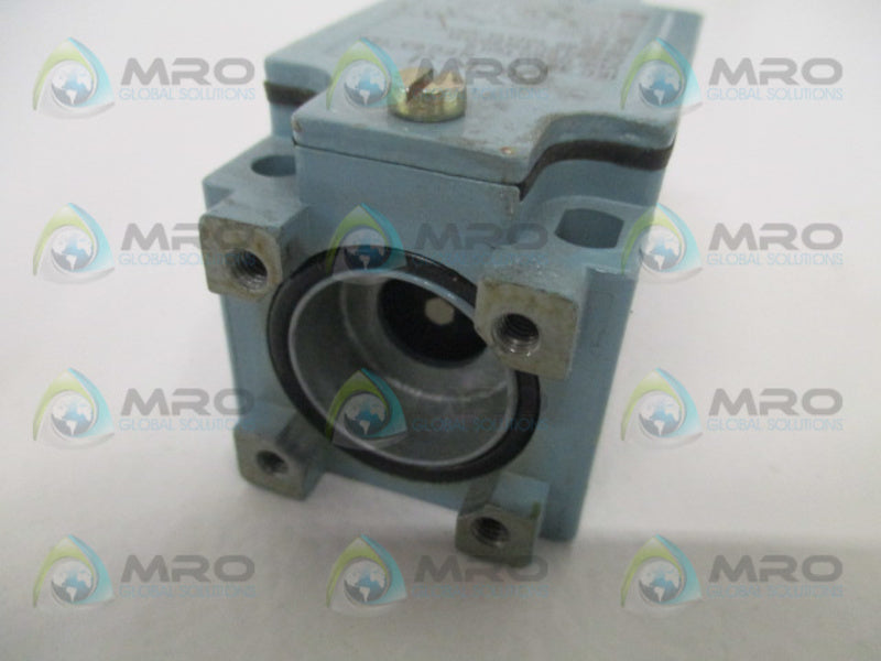 TELEMECANIQUE XCK-J1 LIMIT SWITCH BODY  NSNP