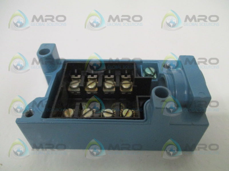 MICRO SWITCH LSZ4002 LIMIT SWITCH RECEPTACLE UNMP