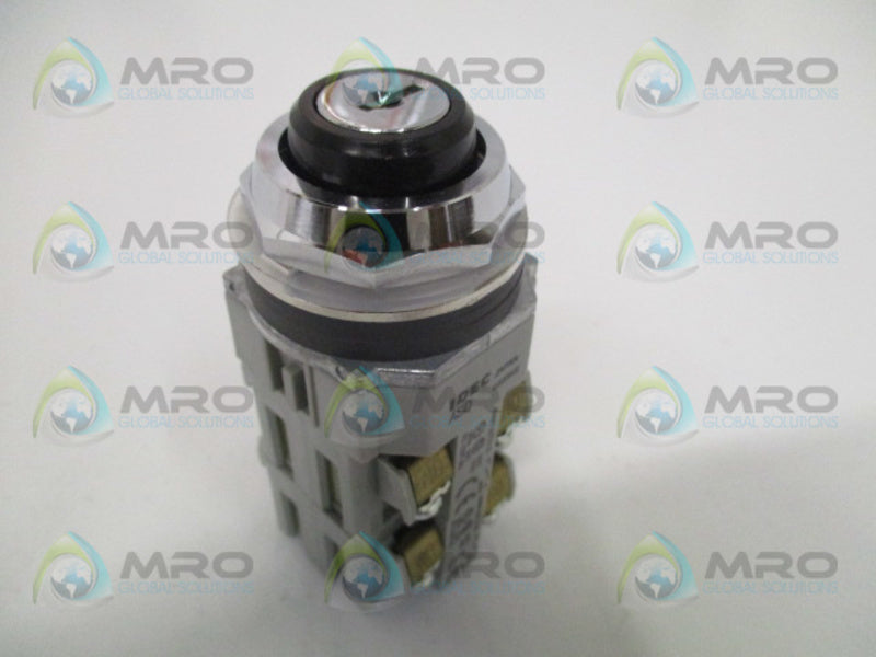 IDEC ASD33K40N KEY SWITCH NSMP