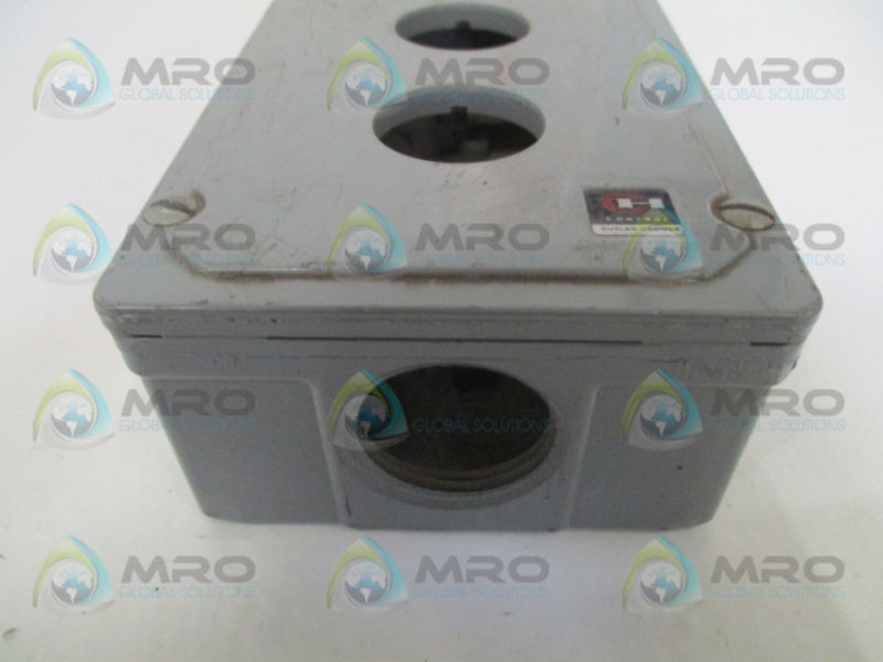 CUTLER HAMMER 10250TN3 3-HOLE PUSHBUTTON ENCLOSURE  UNMP
