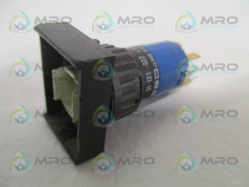 EAO 31-121-022 CLEAR PUSHBUTTON SWITCH (AS PICTURED)  UNMP
