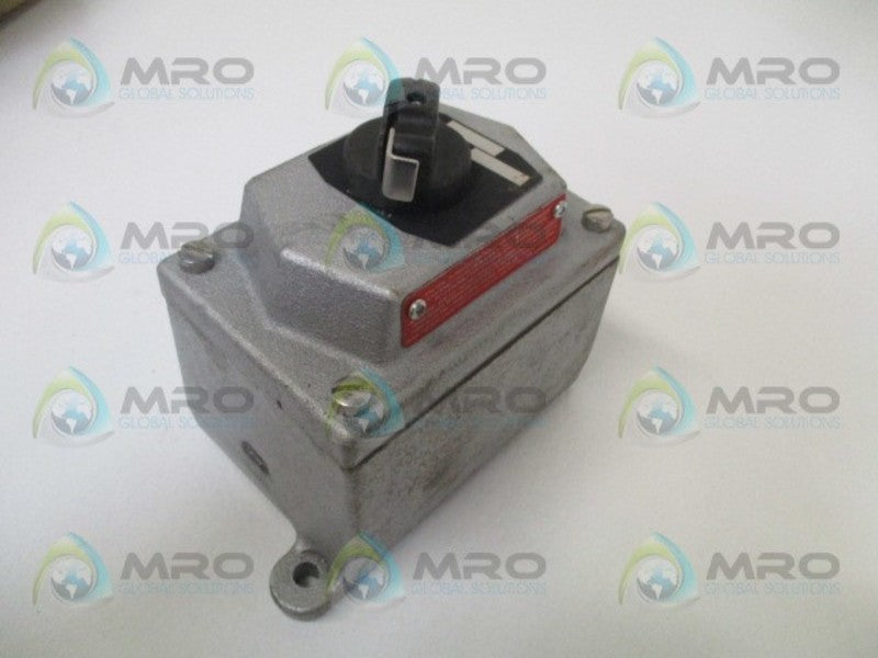 CROUSE-HINDS EDS21274 SELECTOR SWITCH STATION 3/4"  NSMP