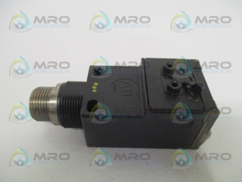 ALLEN BRADLEY 42GRF-9102-QD SER. A PHOTOELECTRIC SENSOR  UNMP