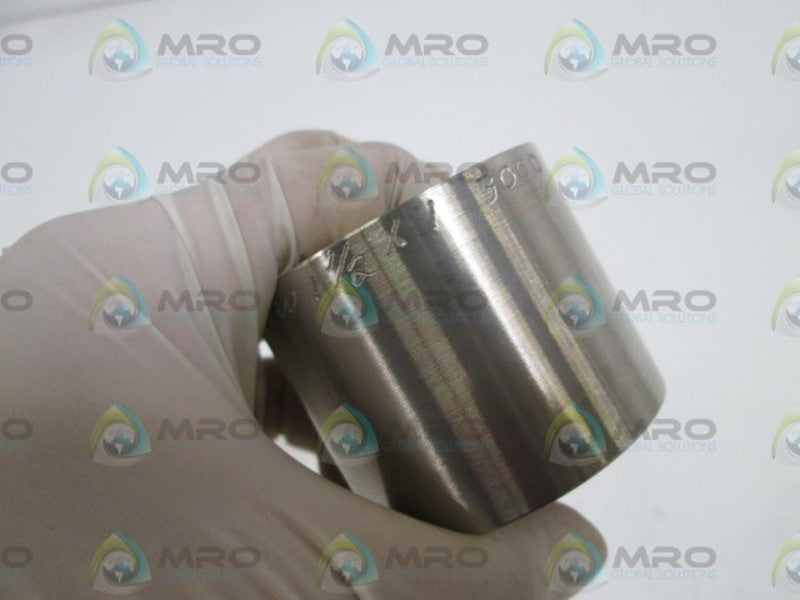 COUPLING 1-1/2"X1" 3000# WOG CMC SA82F304CDW  NSNP