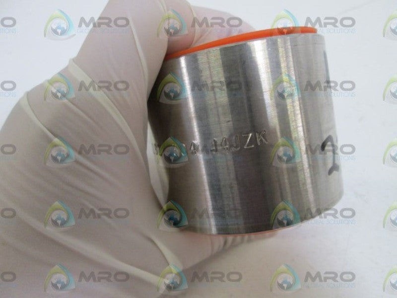 COUPLING 1-1/2" 3000# WOG A182F304J4JZK  NSNP