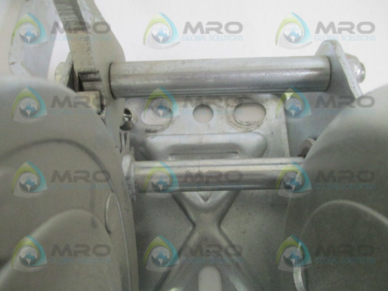 RHINO F10 HAND WINCH 1,200 LBS (AS PICTURED) UNMP