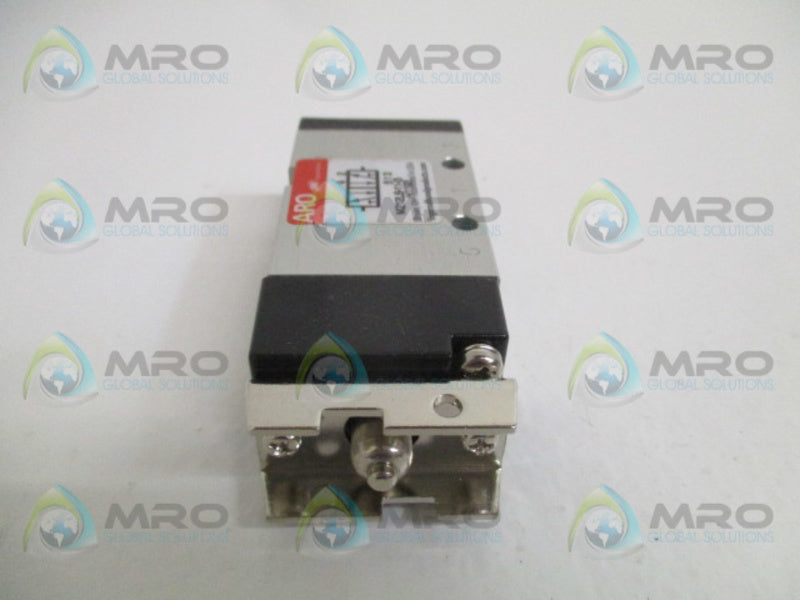 INGERSOLL RAND M212LS-11-G MANUAL AIR CONTROL VALVE (AS PICTURED) NSNP