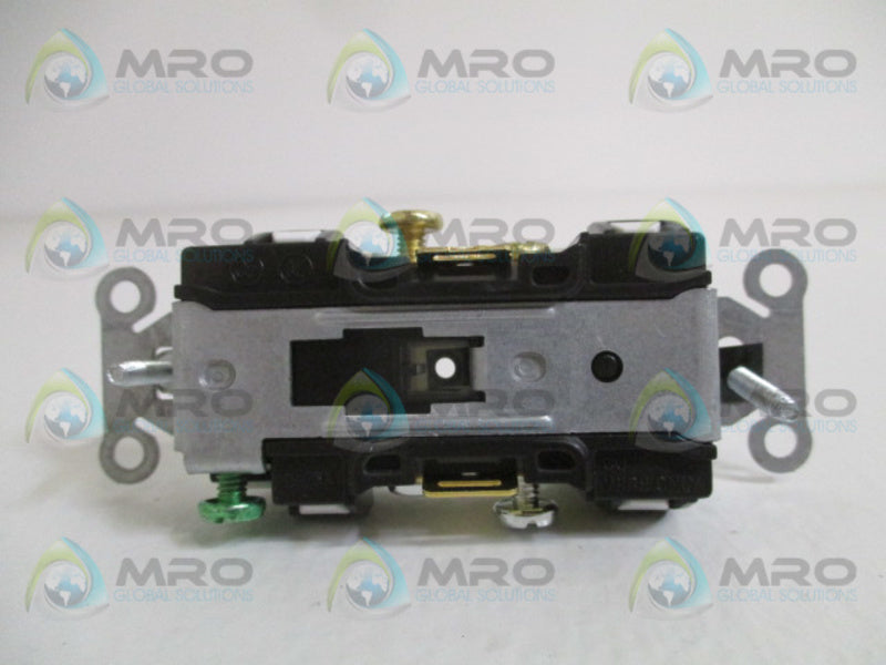 BRYNAT CRS20W DUPLEX RECEPTACLE  NSNP