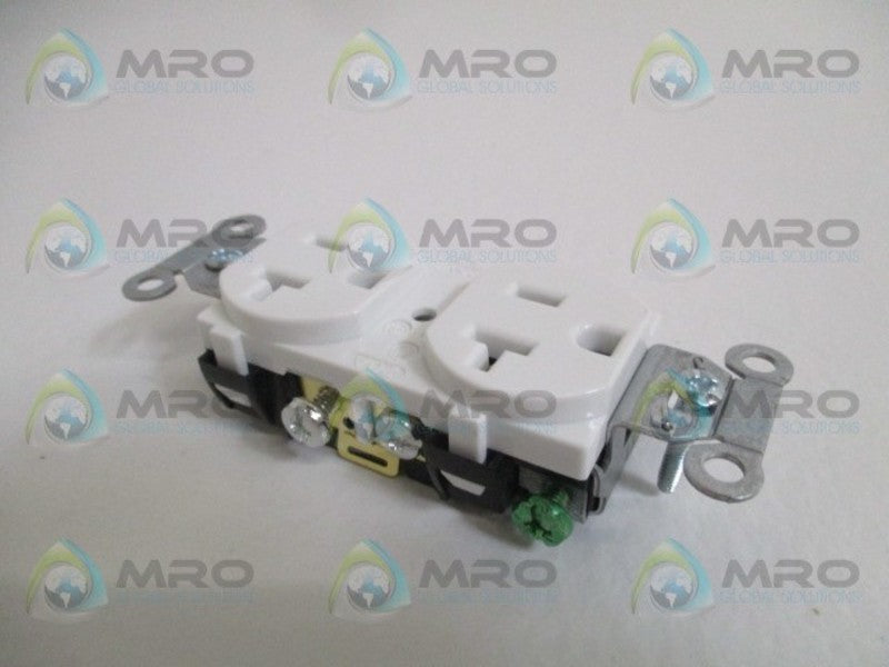BRYNAT CRS20W DUPLEX RECEPTACLE  NSNP