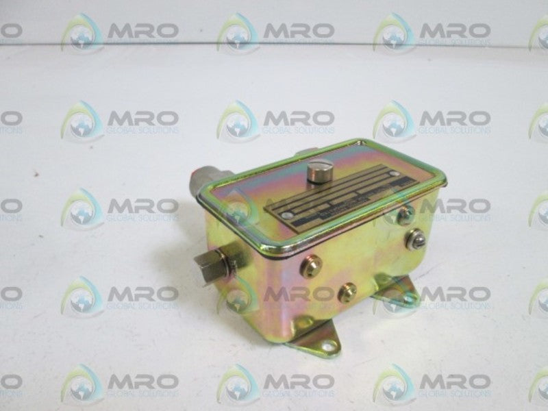 DETROIT SWITCH INC. CONTROL SWITCH 222-10  NSMP