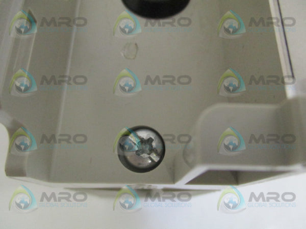 SCHNEIDER TSX QUANTUM 140CRA93100 RIO DROP MODULE UNMP