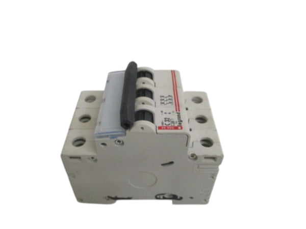 PASS & SEYMOUR LEGRAND 03454-C32 CIRCUIT BREAKER 32A  UNMP