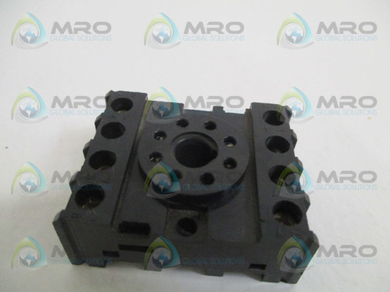 OMRON PF083A-E RELAY SOCKET  UNMP