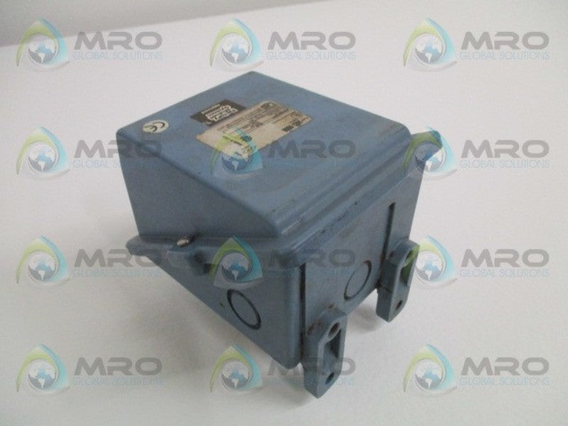UNITED ELECTRIC J402-9908 PRESSURE SWITCH 0-100 PSI UNMP