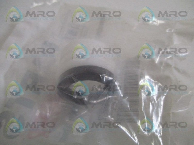 FISHER 12A8995X022 PACKING SET * NEW IN FACTORY BAG *