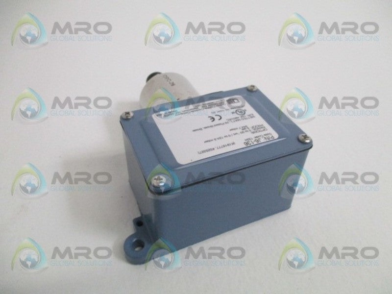 UNITED ELECTRIC J6-136 PRESSURE SWITCH 0-50 "WC NSMP