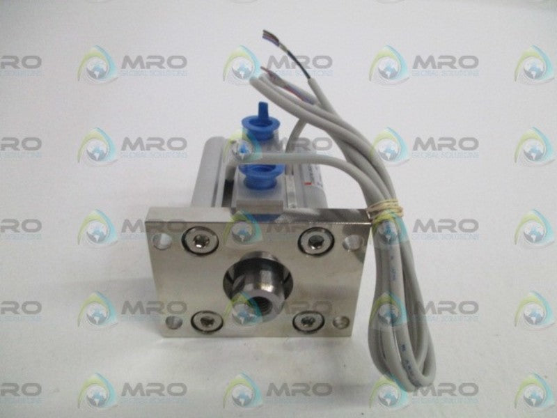 SMC CDQ2F32-20DZ-M9P COMPACT CYLINDER NSNP