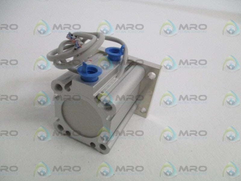 SMC CDQ2F32-20DZ-M9P COMPACT CYLINDER NSNP