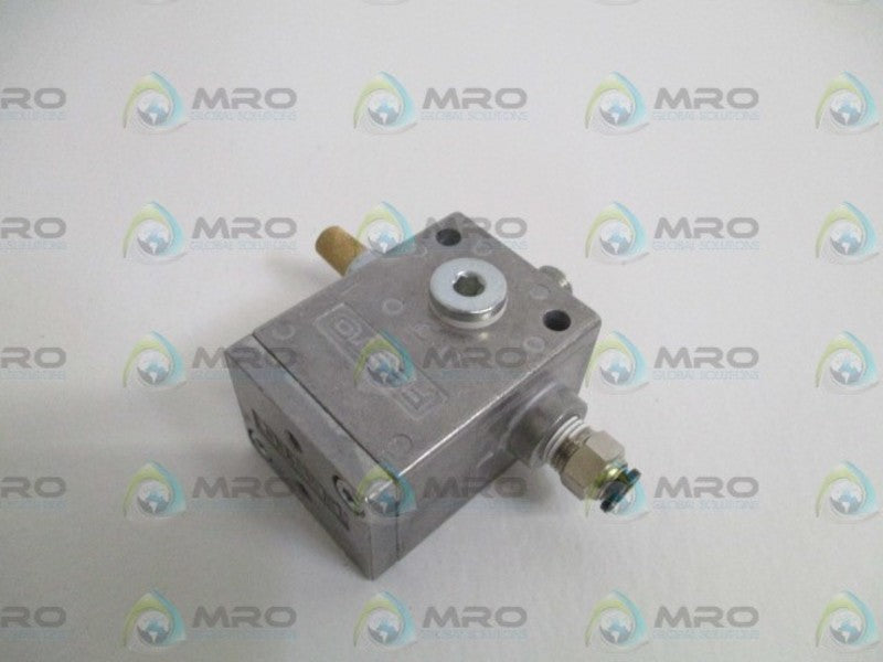 FESTO VAK1/4 VACUUM GENERATOR (AS PICTURED)  UNMP