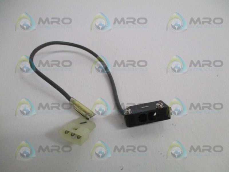 OMRON E3V-DS70C43S PHOTOELECTRIC SENSOR SWITCH UNMP