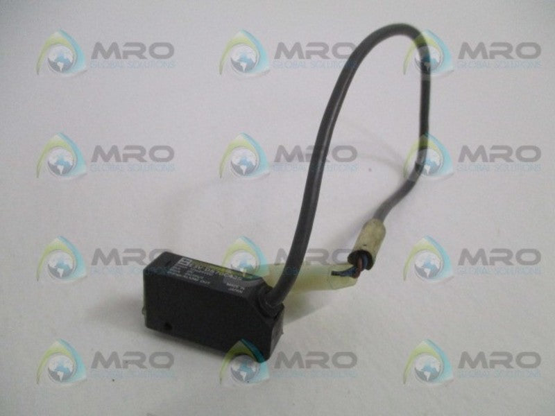 OMRON E3V-DS70C43S PHOTOELECTRIC SENSOR SWITCH UNMP