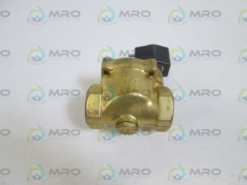 SNAP-TITE VALVE 1-1/2" C6242BAB (AS PIC MISSING CONNECTOR ON TOP) NSNP