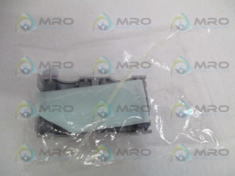 TDK 2CAT3035-1330 SPLIT FERRITE CORE NSNP