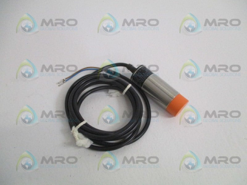 IFM EFECTOR II0012 INDUCTIVE SENSOR NSMP