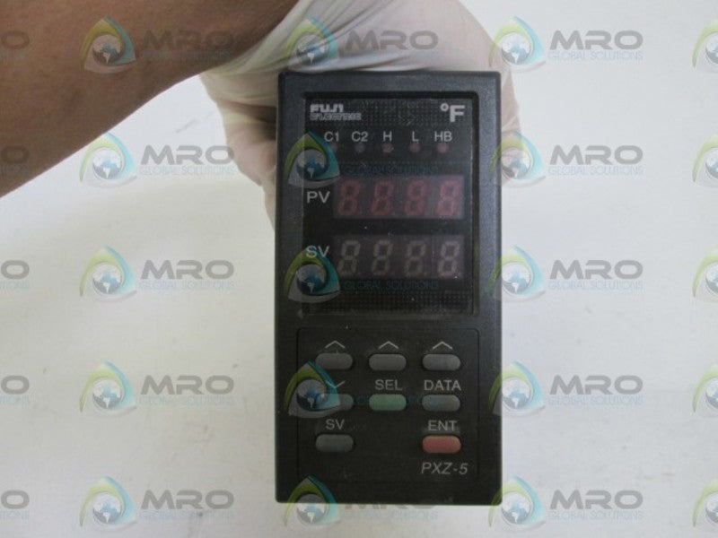 FUJI ELECTRIC TEMPERATURE CONTROLLER PXZ5-RBY1-4V UNMP