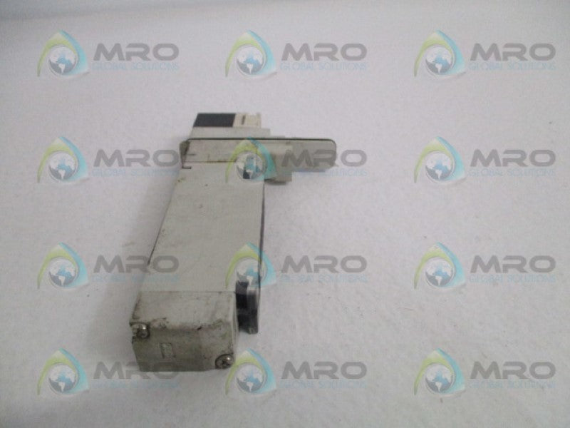 SMC VQC2100N-5 SOLENOID PLUG-IN VALVE UNMP
