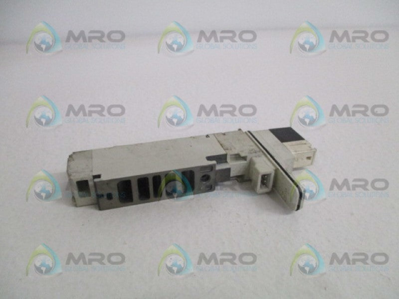 SMC VQC2100N-5 SOLENOID PLUG-IN VALVE UNMP