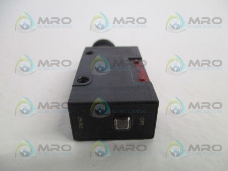 OMRON E3S-AT86-L PHOTOELECTRIC SENSOR UNMP