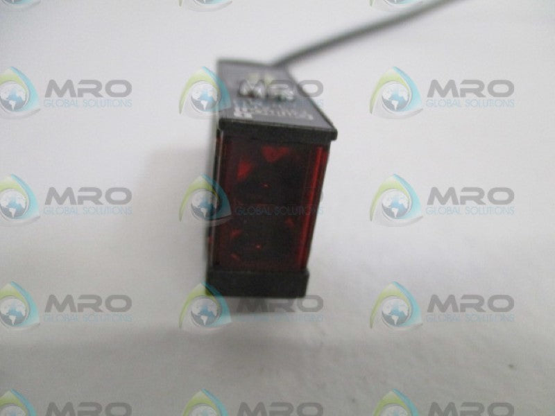 OMRON E3S-AT31-D-M1J PHOTOELECTRIC SENSOR UNMP