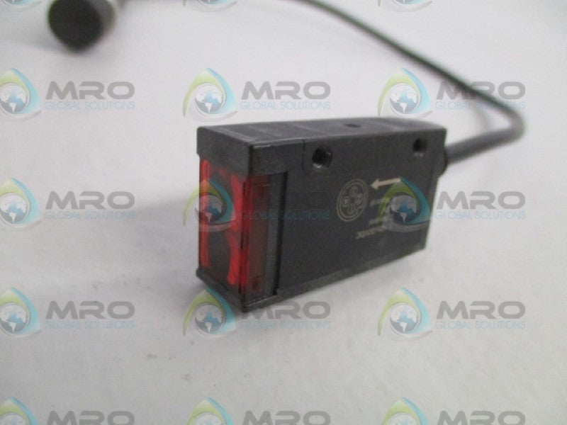 OMRON E3S-AT31-L-M1J PHOTOELECTRIC SENSOR UNMP