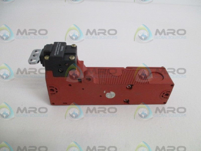 LEUZE L30-F7CS INTERLOCK SWITCH UNMP