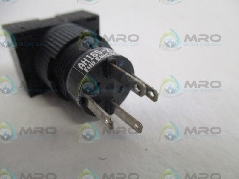 FUJI ELECTRIC AH165-ZT1RE3 RED INDICATOR PUSHBUTTON UNMP