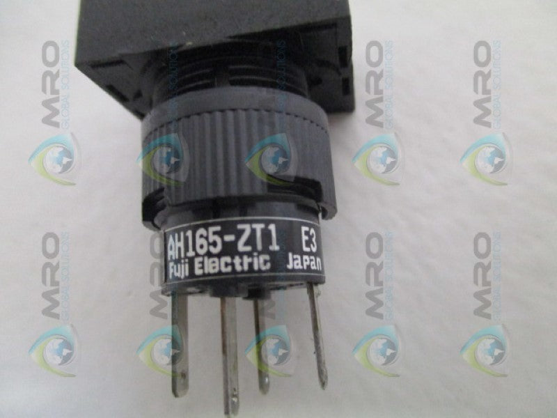 FUJI ELECTRIC AH165-ZT1WE3 WHITE INDICATOR PUSHBUTTON UNMP