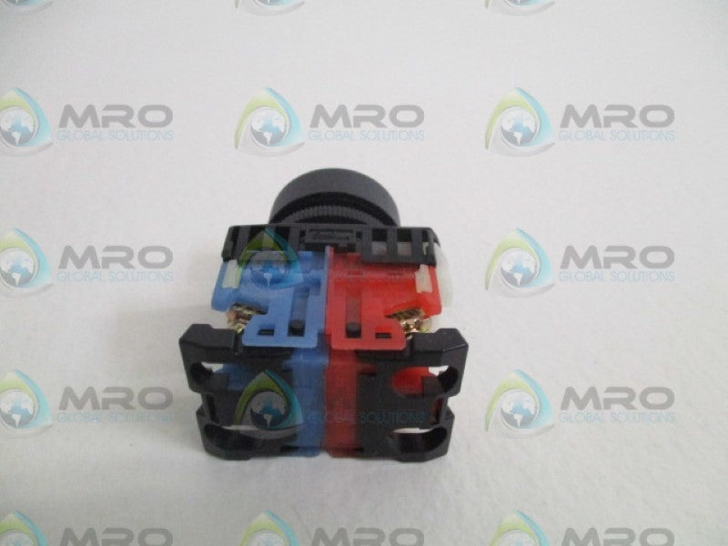 FUJI ELECTRIC AR22JR-2B WHITE PUSHBUTTON SWITCH (AS PICTURED) NSNP