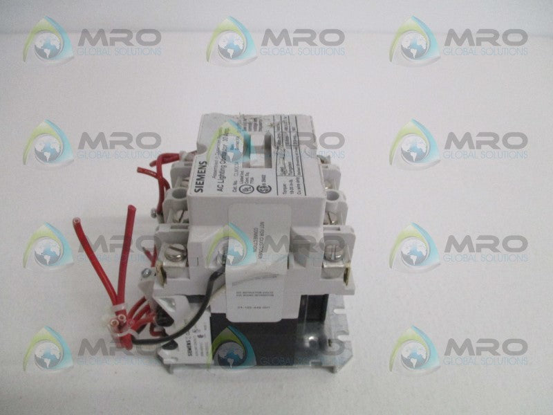 SIEMENS CLM0C04 AC LIGHTING CONTACTOR (AS PICTURED) UNMP