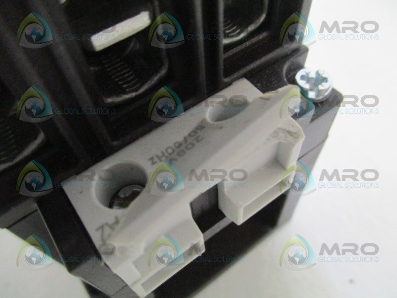 SIEMENS 3RT1035-1AM20 CONTACTOR 208V (AS PICTURED)  NSNP