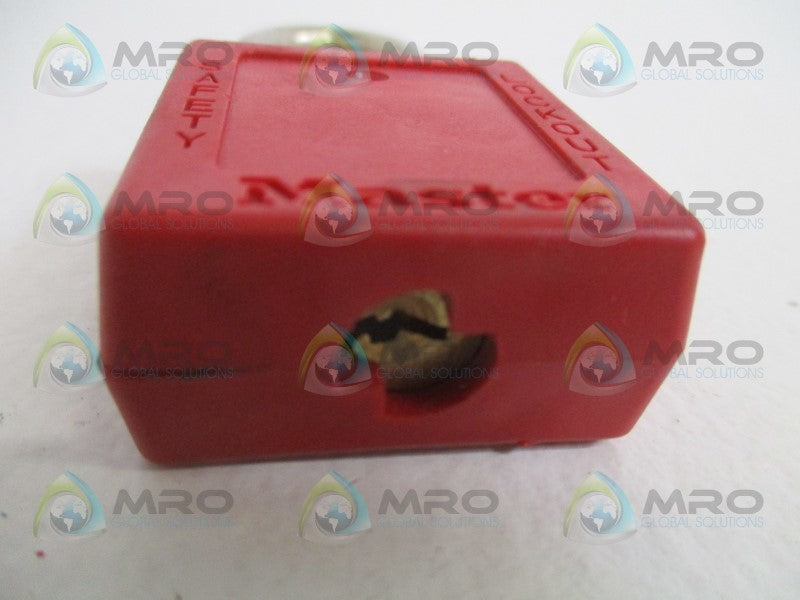 MASTER LOCK 410KAMKW7000REDLZ1 100B885 PADLOCK UNMP