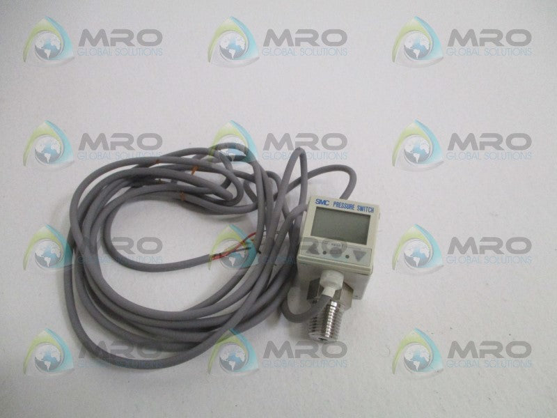 SMC ZSE5B-02-27L PRESSURE SWITCH  NSMP