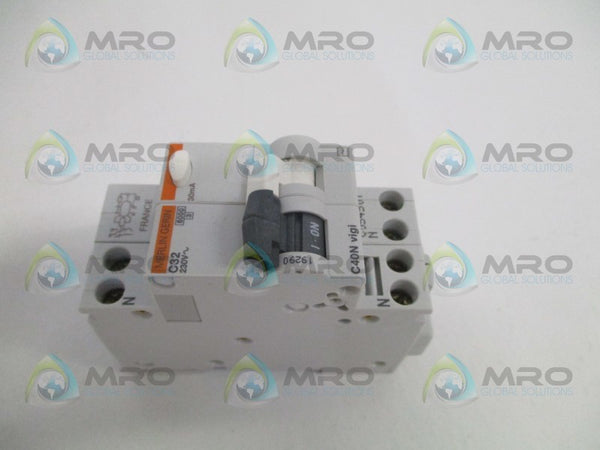 MERLIN GERIN 19668 CIRCUIT BREAKER 32A  NSMP