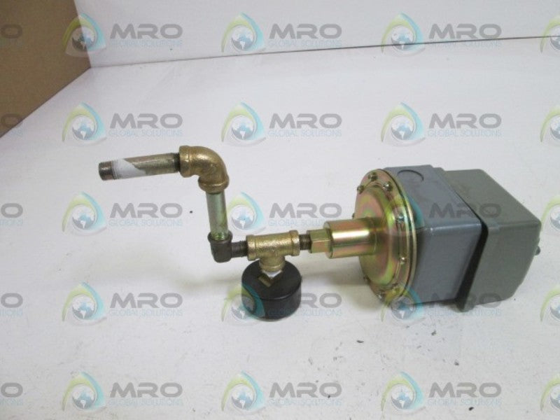 SQUARE D ENCLOSURE 9016-GVG1 UNMP