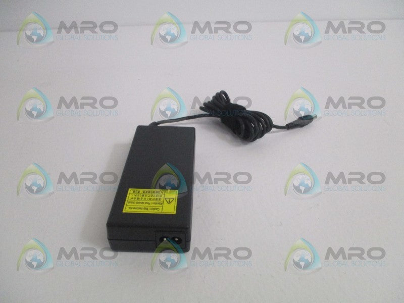 TOSHIBA PA2521U-3ACA AC/DC ADAPTOR NSNP