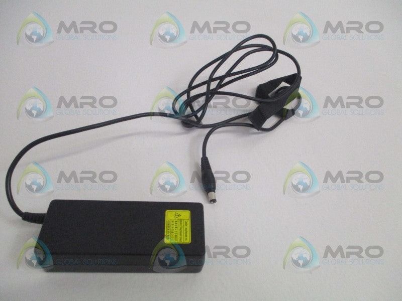 TOSHIBA PA3755U-1ACA AC/DC ADAPTER UNMP