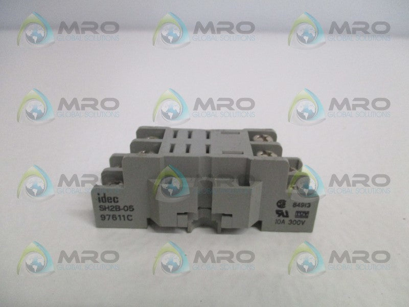 IDEC SH2B-05 RELAY SOCKET * NEW NO BOX *