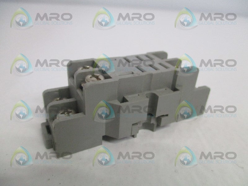 IDEC SH2B-05 RELAY SOCKET * NEW NO BOX *